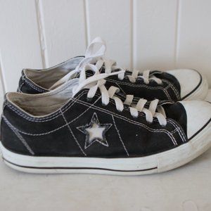 Black & White Star Converse Low Tops Size 8 US W